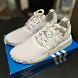 Adidas Women's NMD R1 Primeblue/Sz7.5/White/BrandNew/Damaged Box/Stained soles